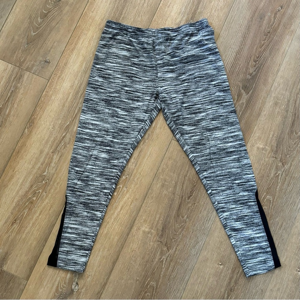 No Boundaries Women’s Black White Gray Leggings Size Large Soft Stretchy